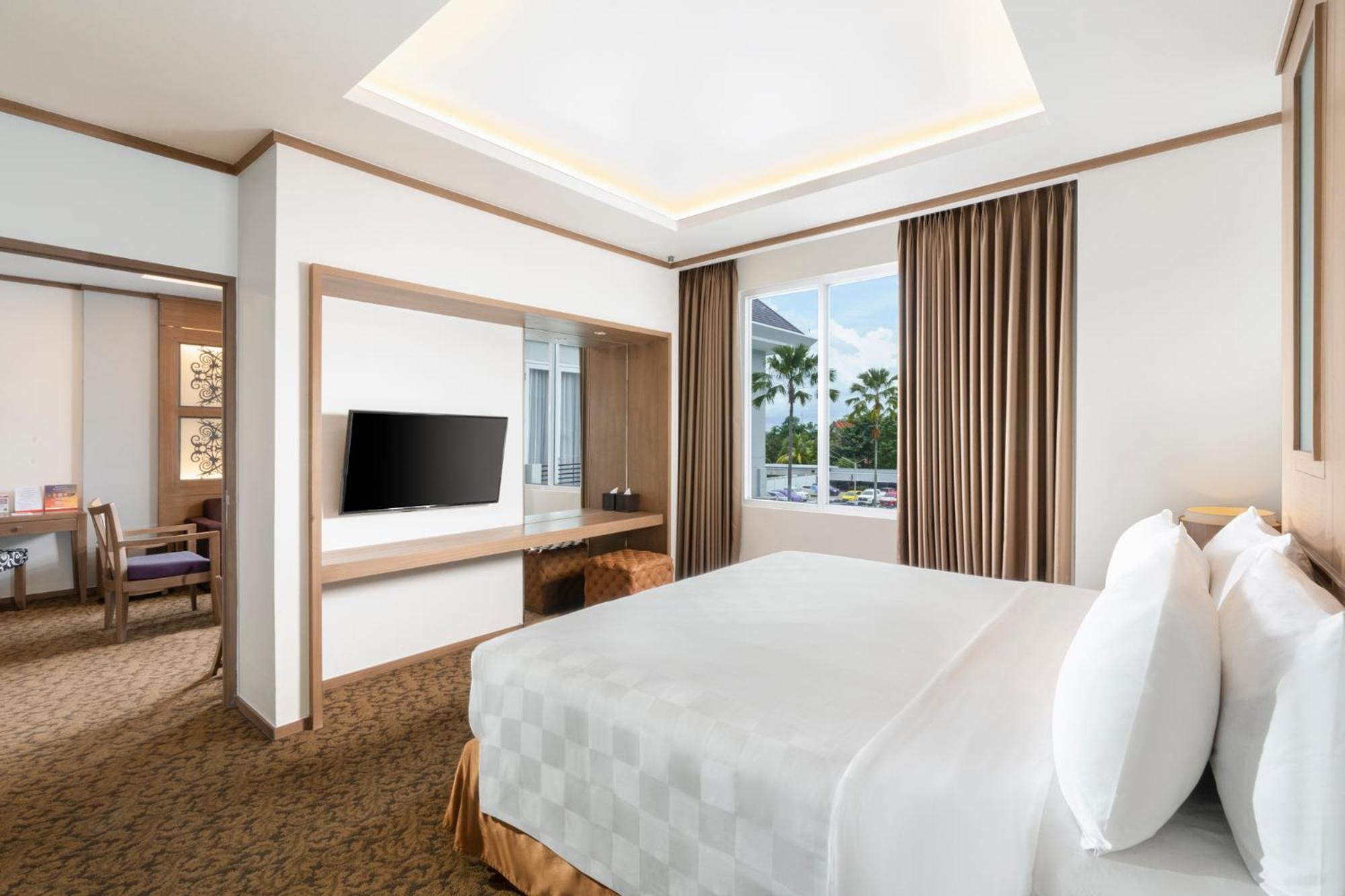 Swiss-Belhotel Danum Palangkaraya Exterior photo