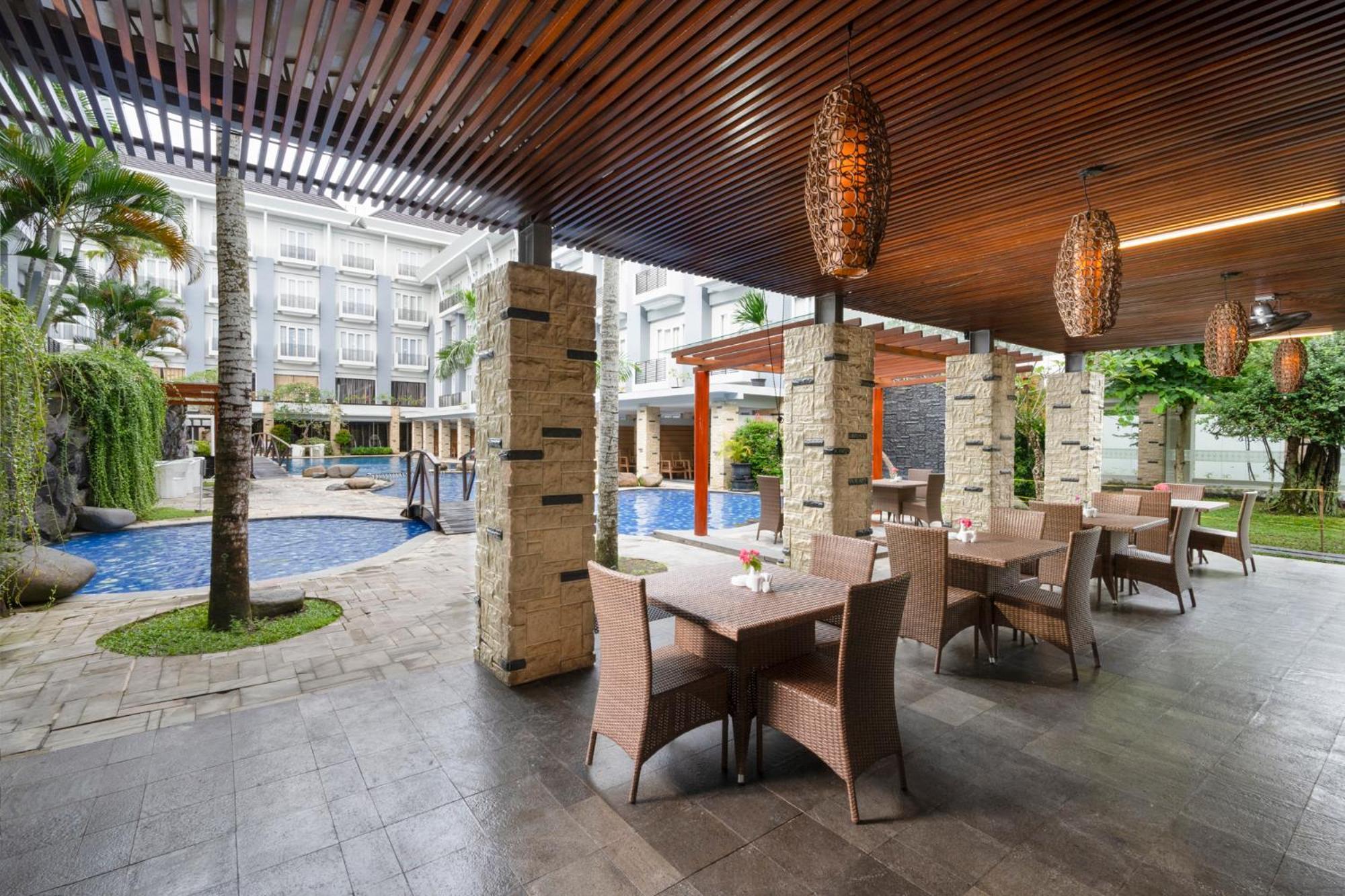 Swiss-Belhotel Danum Palangkaraya Exterior photo